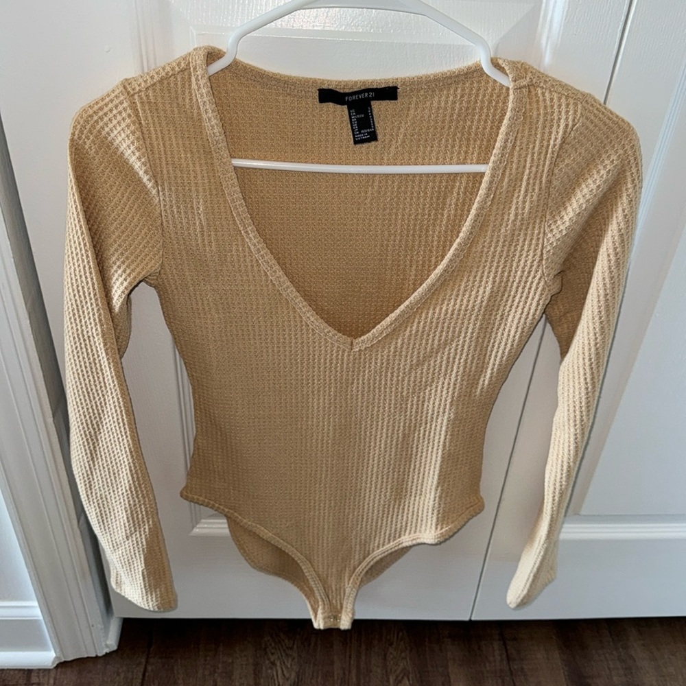 ✨✨Never worn Forever 21 cream bodysuit- offers welcomed!!✨✨